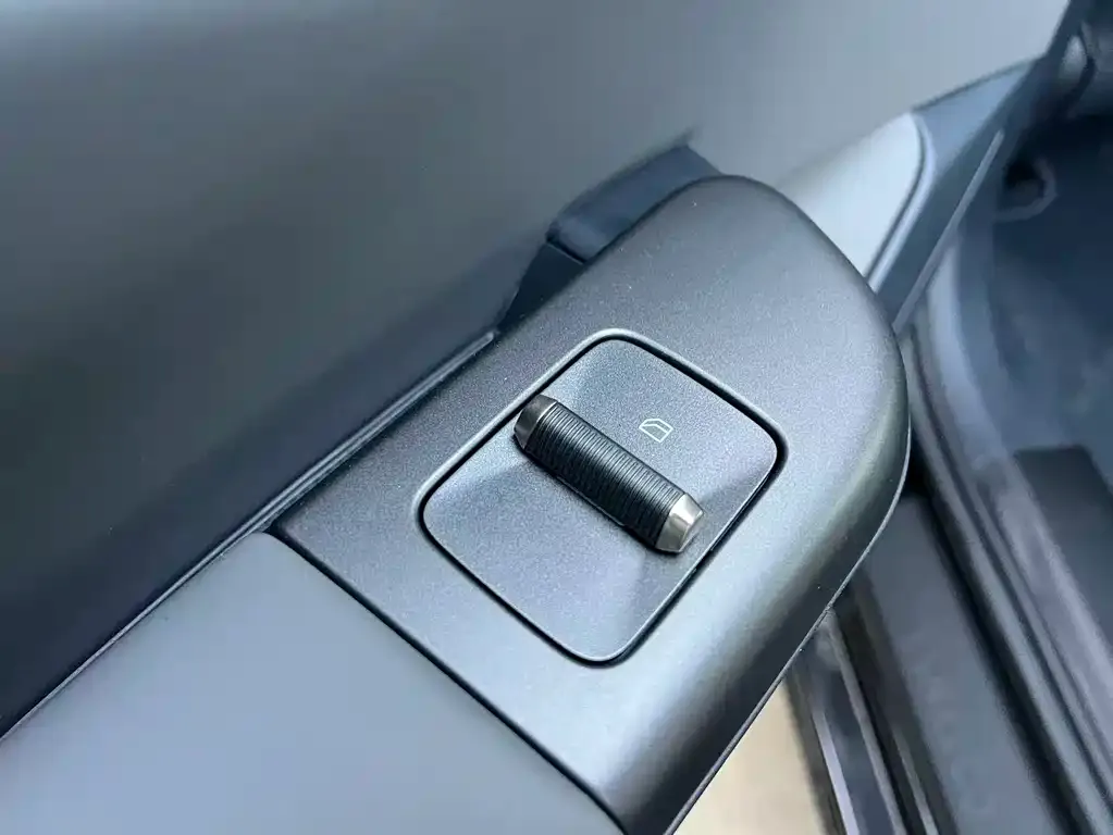 Lynk & Co 07 EM-P 2025 из CN, фото 7
