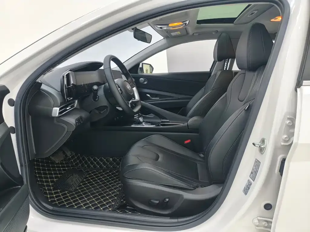 Hyundai Elantra 2022 из CN, фото 7