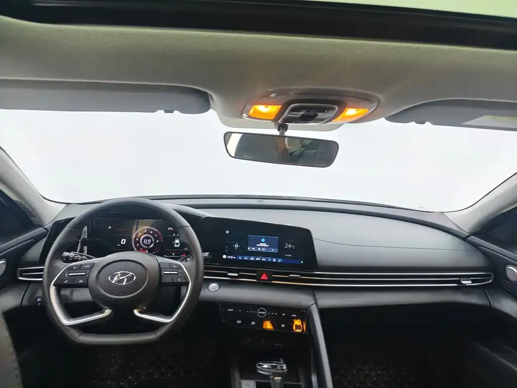 Hyundai Elantra 2022 из CN, фото 9