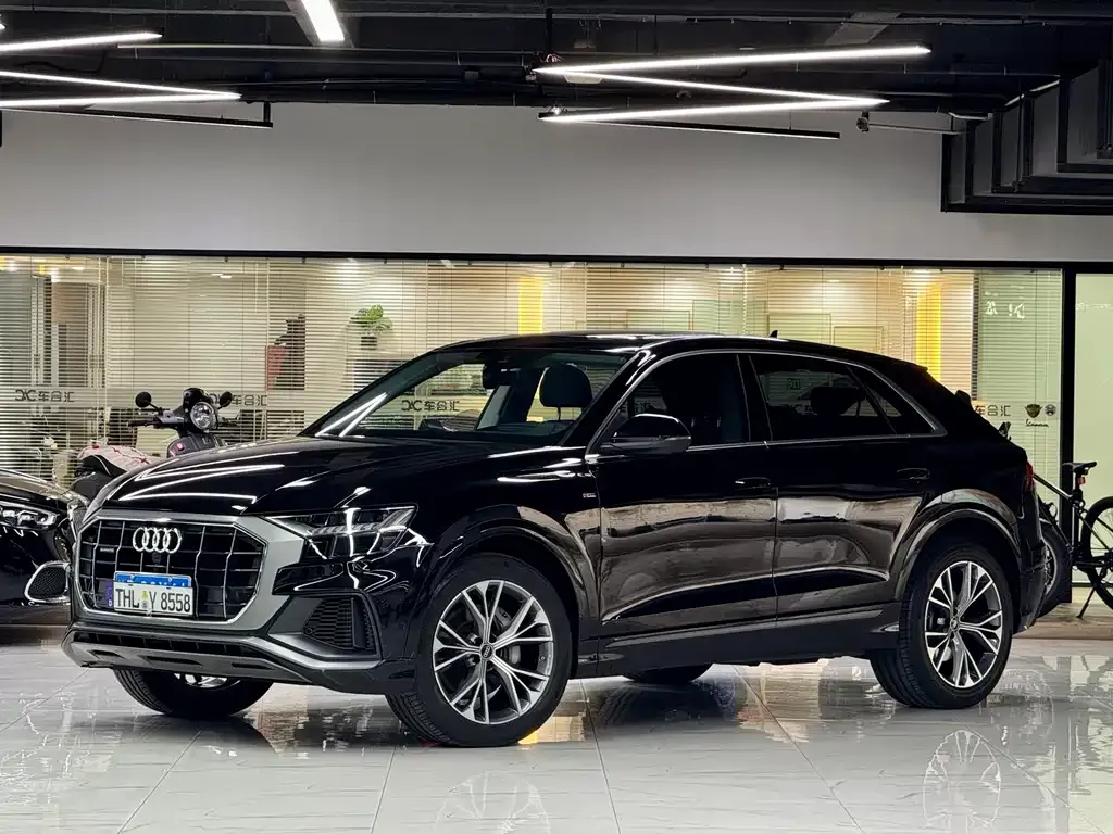 Audi Q8 2023 из CN, фото 1