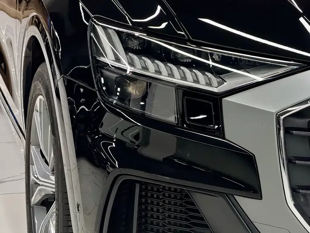 Audi Q8 2023 из CN, фото 4
