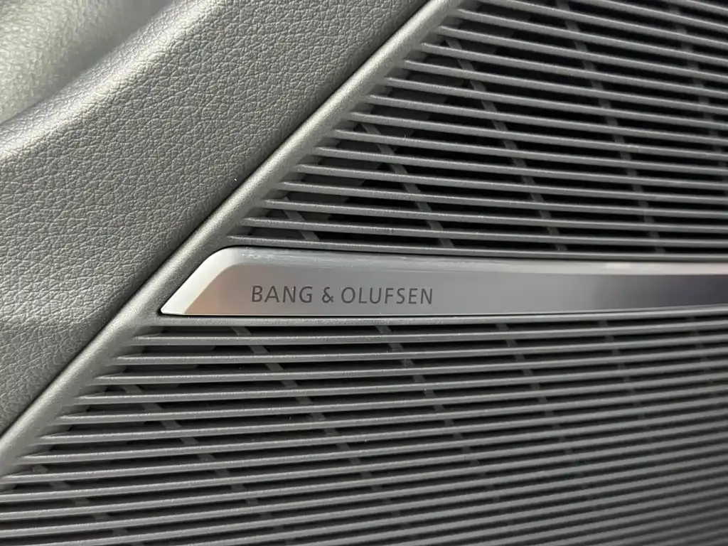 Audi Q8 2023 из CN, фото 7