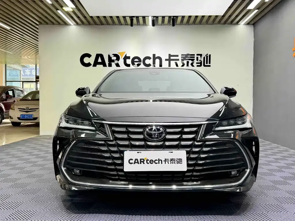 Toyota Avalon 2023 из CN, фото 1