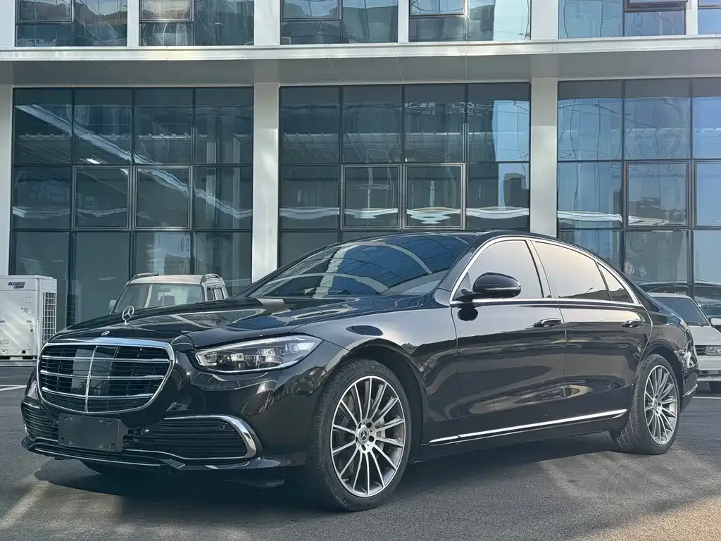 Mercedes-Benz S-Class — фото 1