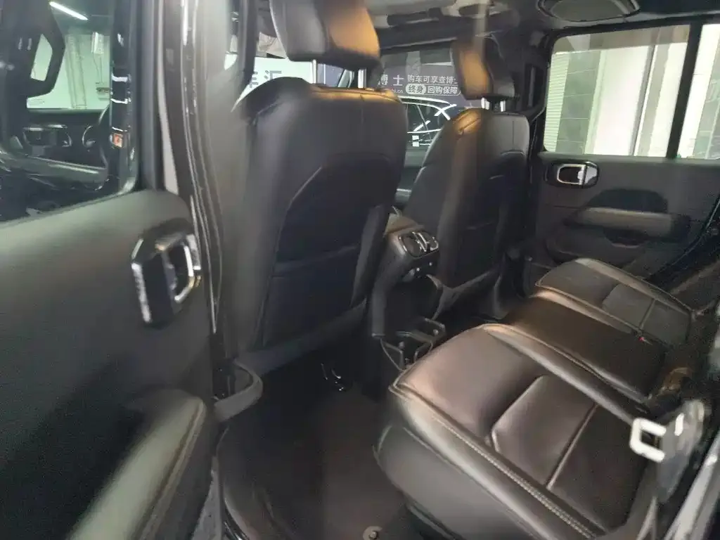 Jeep Gladiator 2023 из CN, фото 6