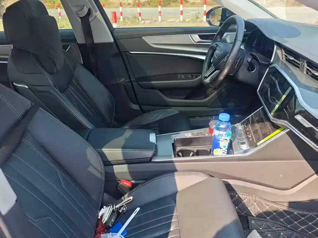 Audi A6L 2023 из CN, фото 3