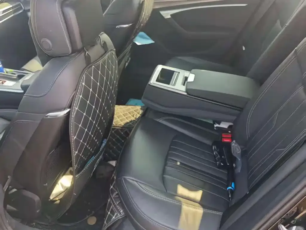 Audi A6L 2023 из CN, фото 4