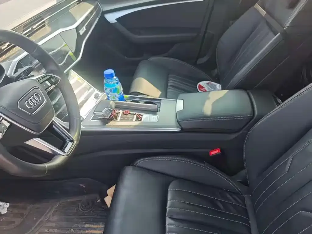 Audi A6L 2023 из CN, фото 6