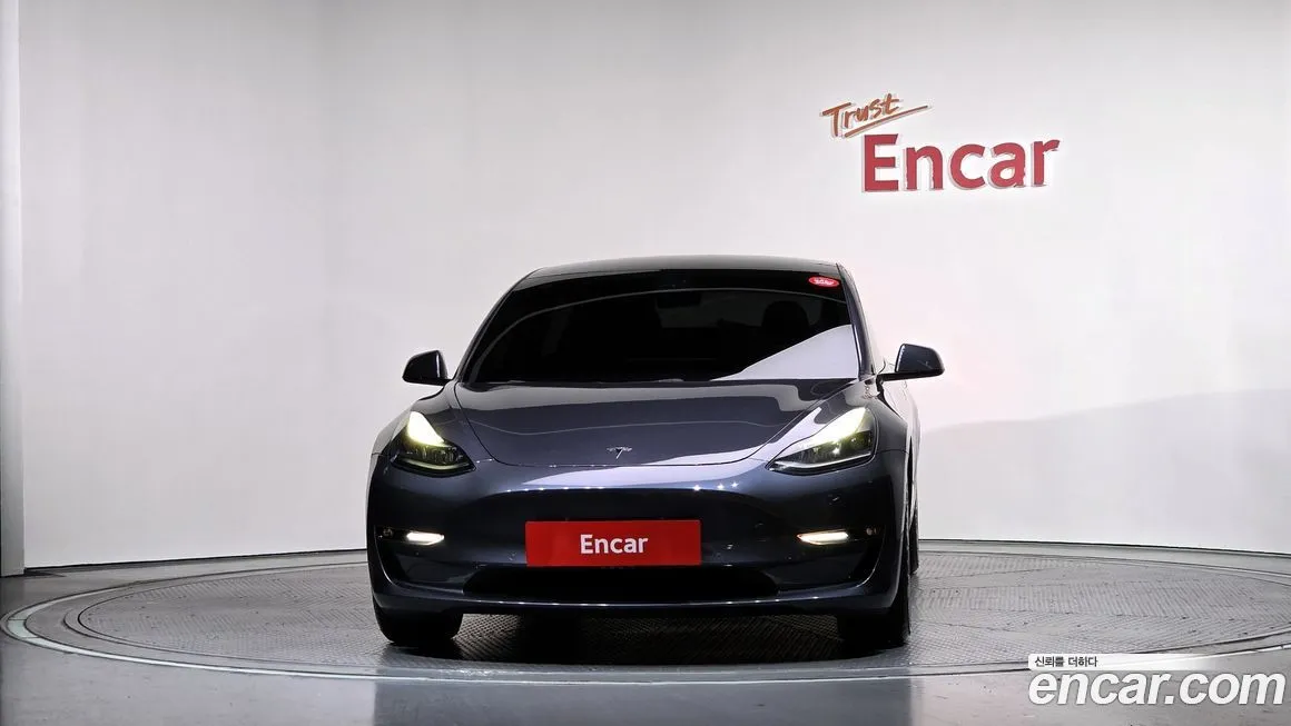 Tesla Model 3 — фото 3