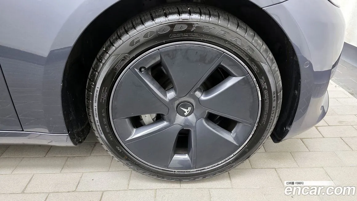 Tesla Model 3 — фото 5