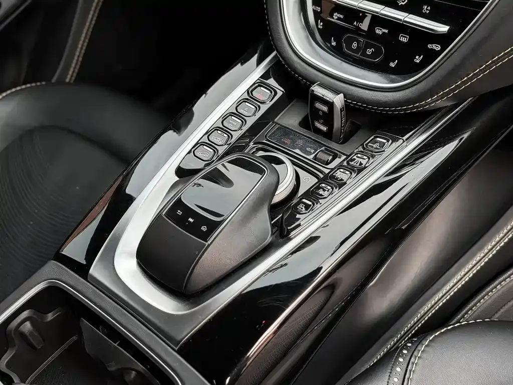 Aston Martin DBX 2022 из CN, фото 8