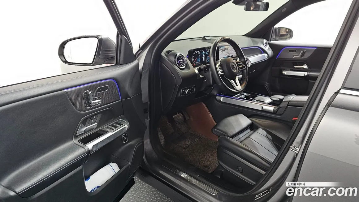 Mercedes-Benz GLB-Class — фото 10
