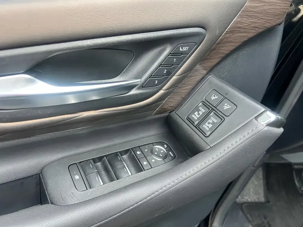 Toyota Vellfire 2024 из CN, фото 4