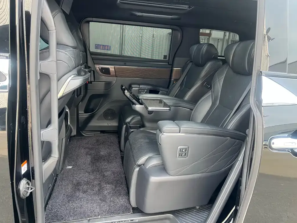 Toyota Vellfire 2024 из CN, фото 5