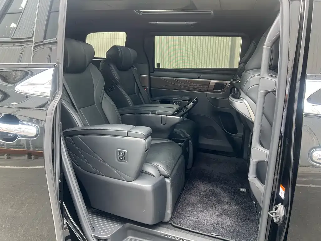 Toyota Vellfire 2024 из CN, фото 9