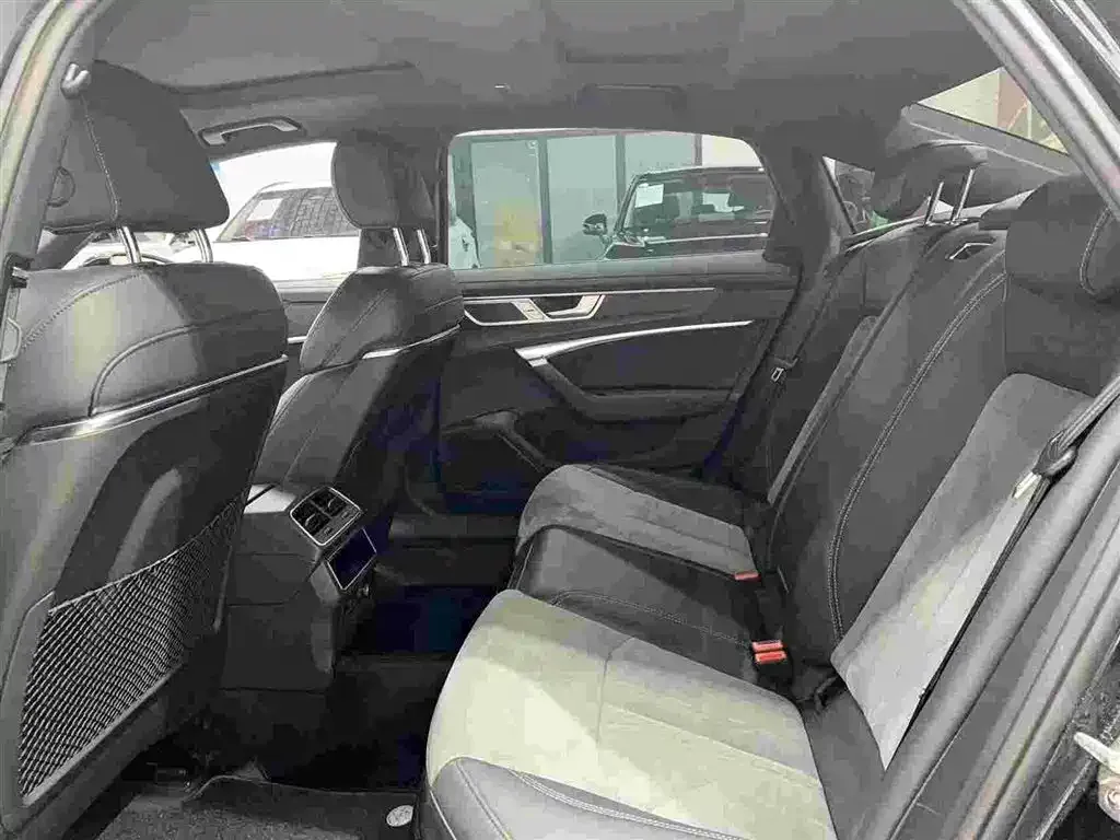 Audi A6L 2024 из CN, фото 9