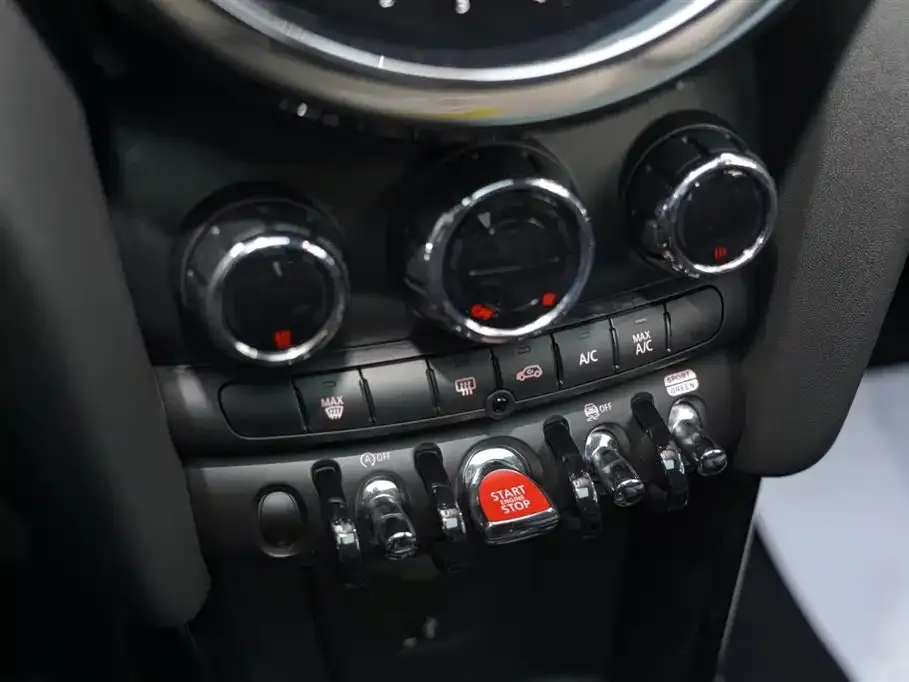 MINI Cooper (3-door) 2023 из CN, фото 9