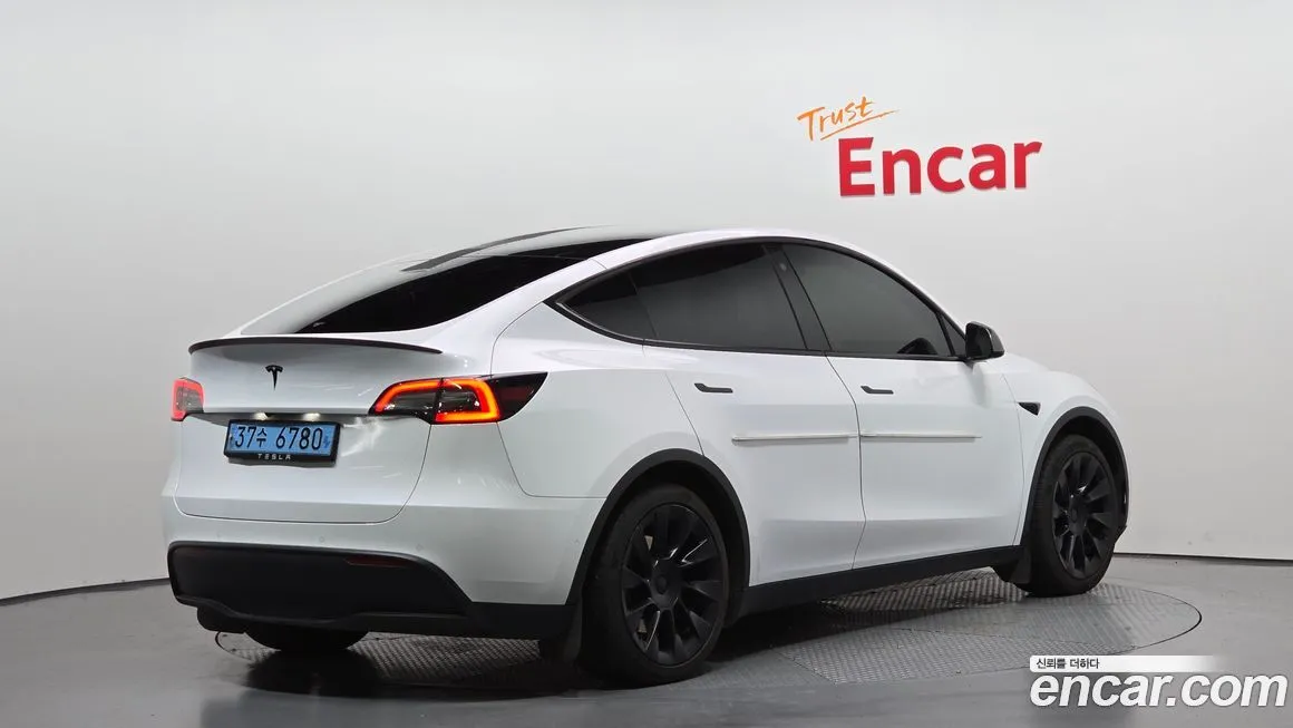 Tesla Model Y 2021 из KR, фото 2