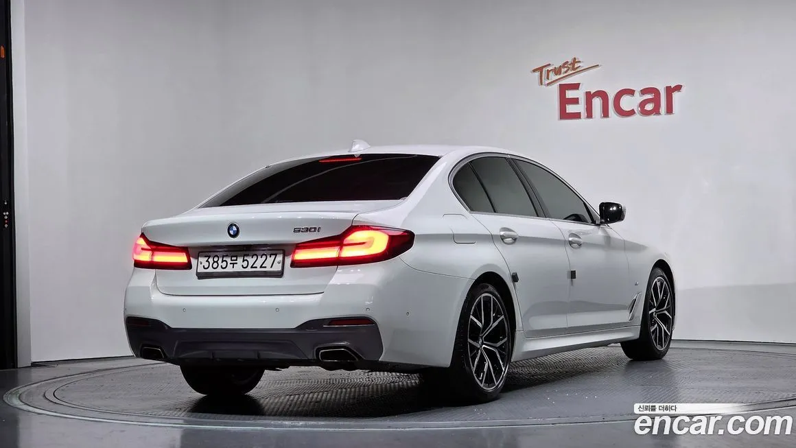 BMW 5-Series 2021 из KR, фото 2