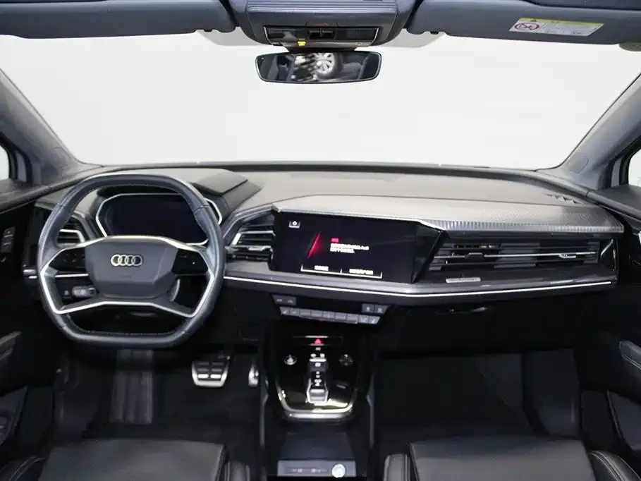 Audi Q4 e-tron — фото 9