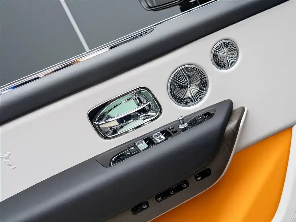 Rolls-Royce Cullinan 2024 из CN, фото 8