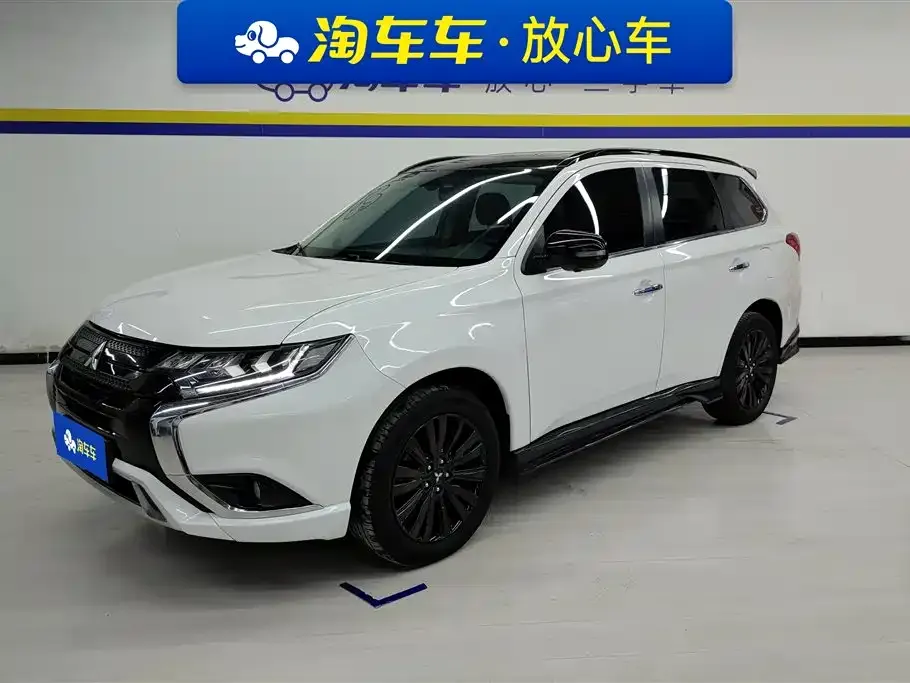 Mitsubishi Outlander 2023 из CN, фото 1