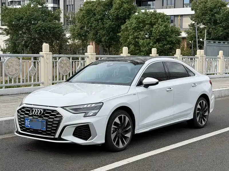 Audi A3 2023 из CN, фото 1