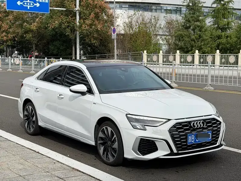 Audi A3 2023 из CN, фото 3