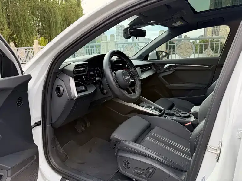 Audi A3 2023 из CN, фото 4
