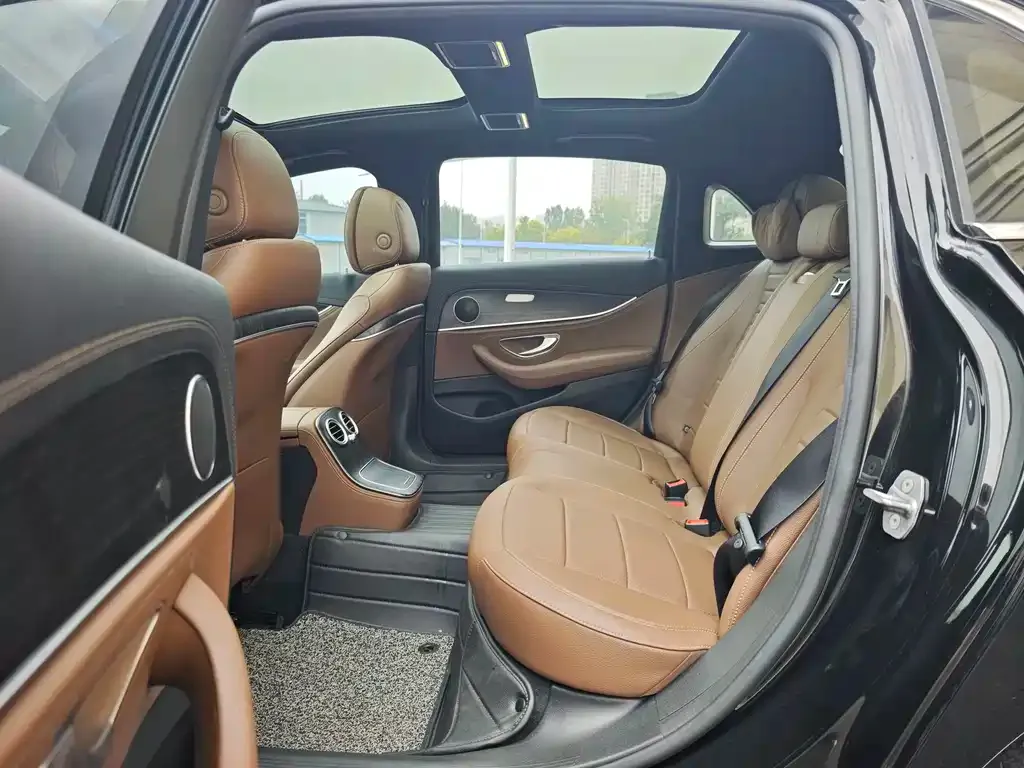 Mercedes-Benz E-Class 2024 из CN, фото 10