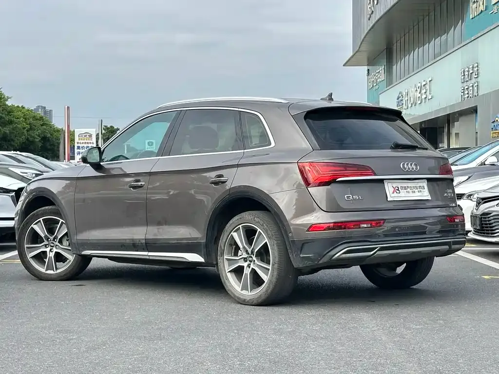 Audi Q5L 2022 из CN, фото 3