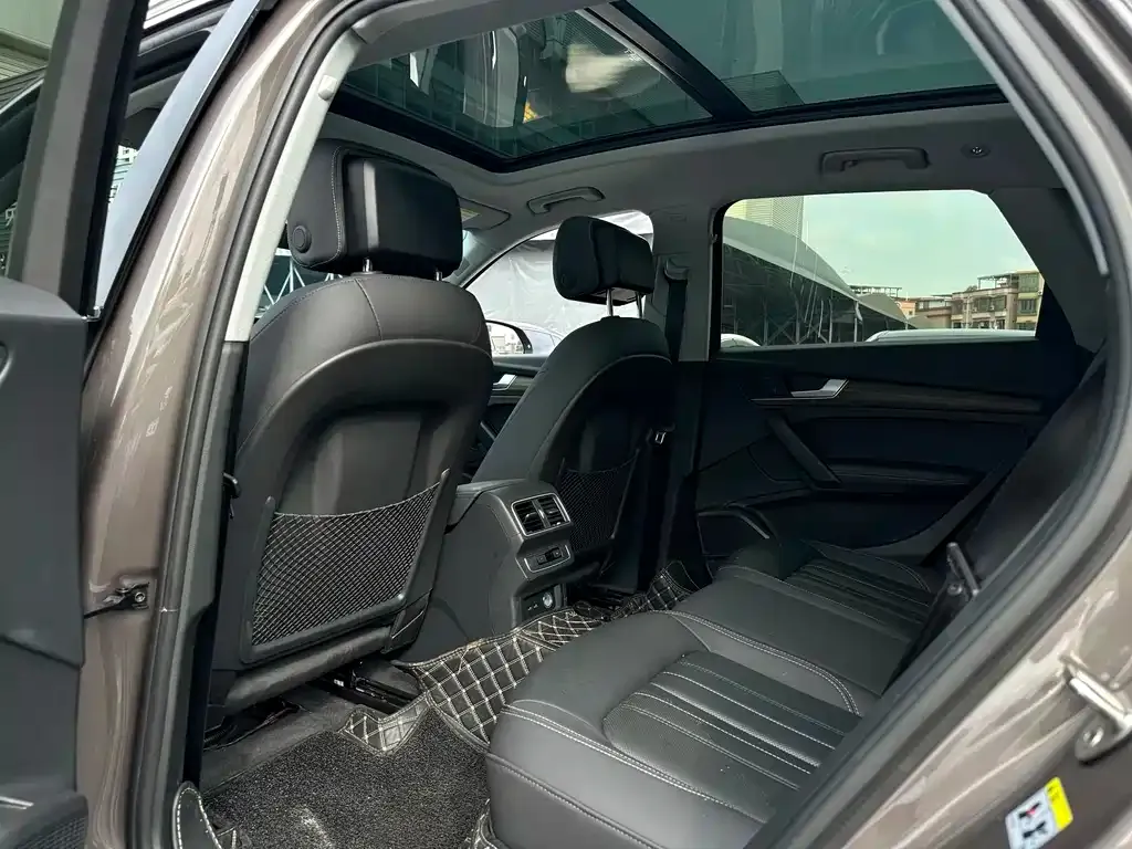 Audi Q5L 2022 из CN, фото 5