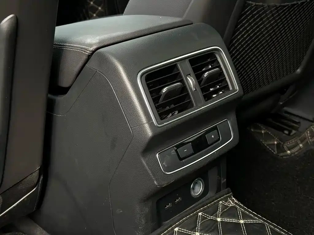 Audi Q5L 2022 из CN, фото 9
