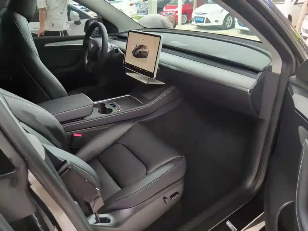Tesla Model Y 2024 из CN, фото 4