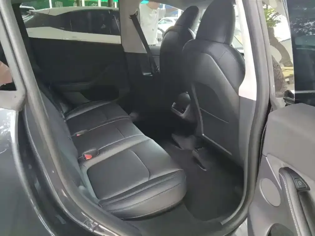 Tesla Model Y 2024 из CN, фото 6