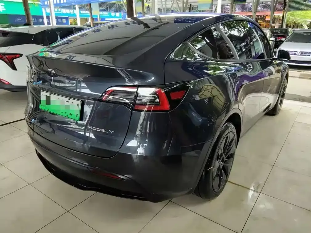 Tesla Model Y 2024 из CN, фото 8