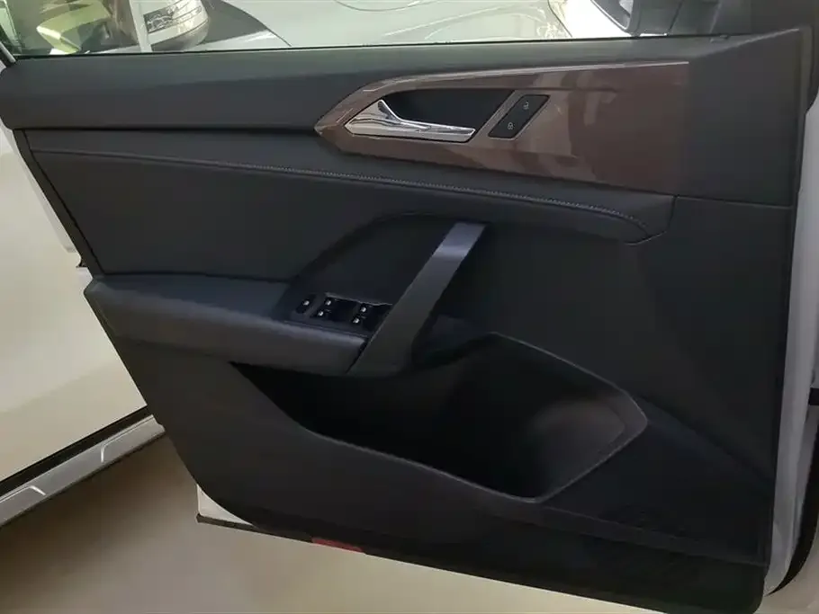 Volkswagen Tharu 2021 из CN, фото 7