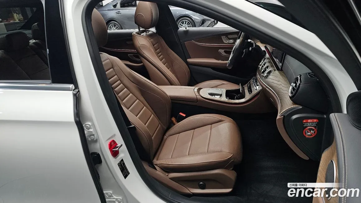 Mercedes-Benz E-Class 2021 из KR, фото 10