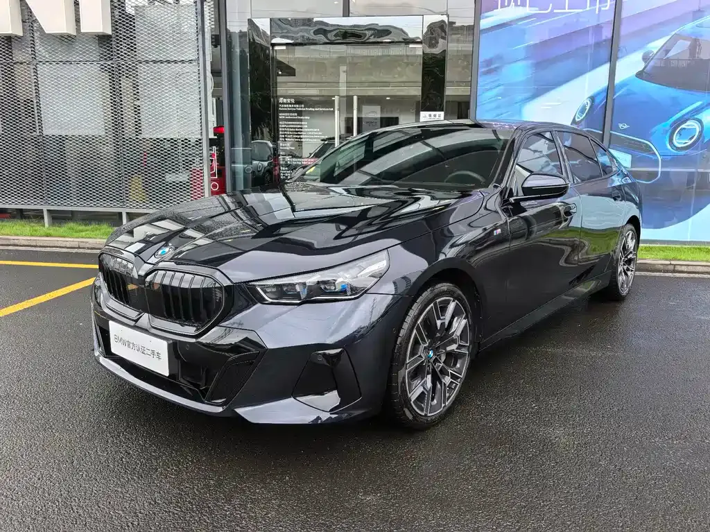 BMW 5 Series 2025 из CN, фото 1