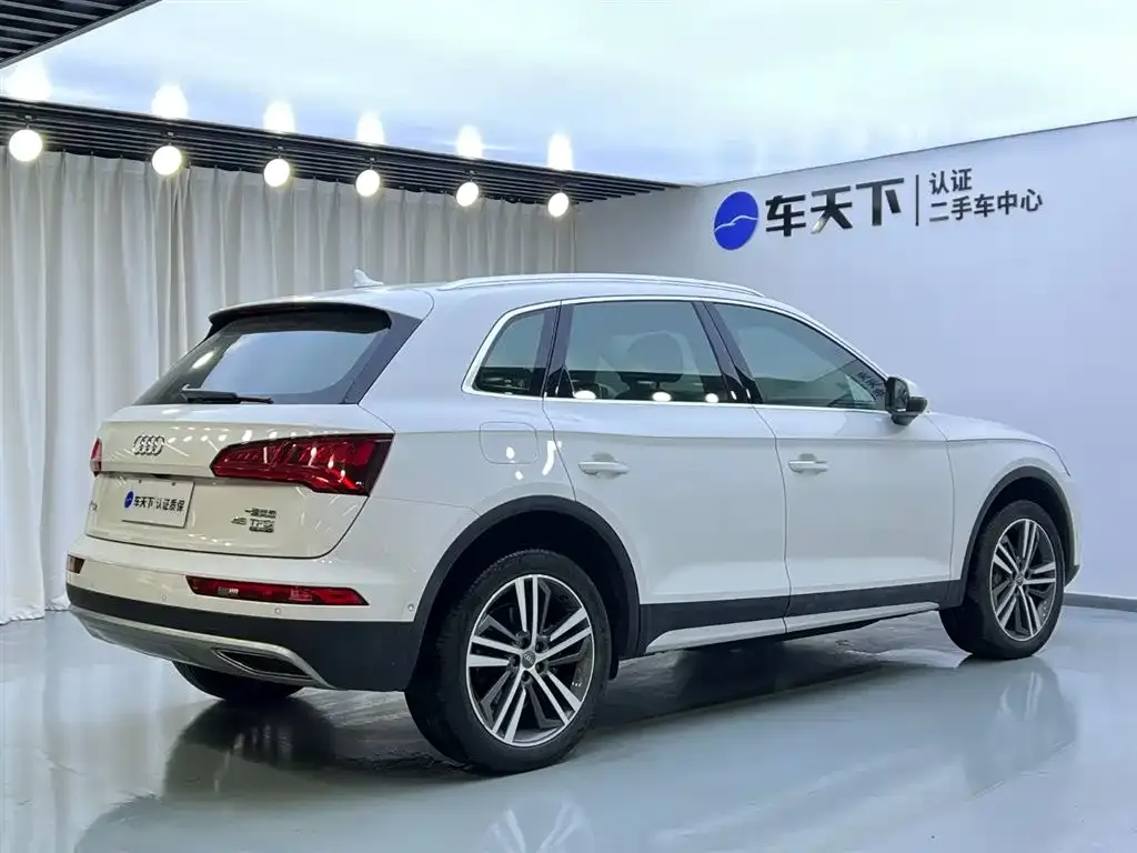 Audi Q5L 2021 из CN, фото 3