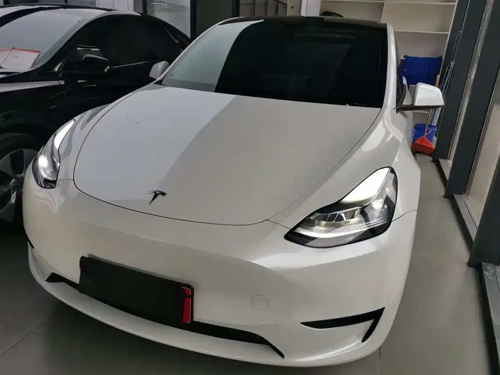 Tesla Model Y 2023 из CN, фото 3