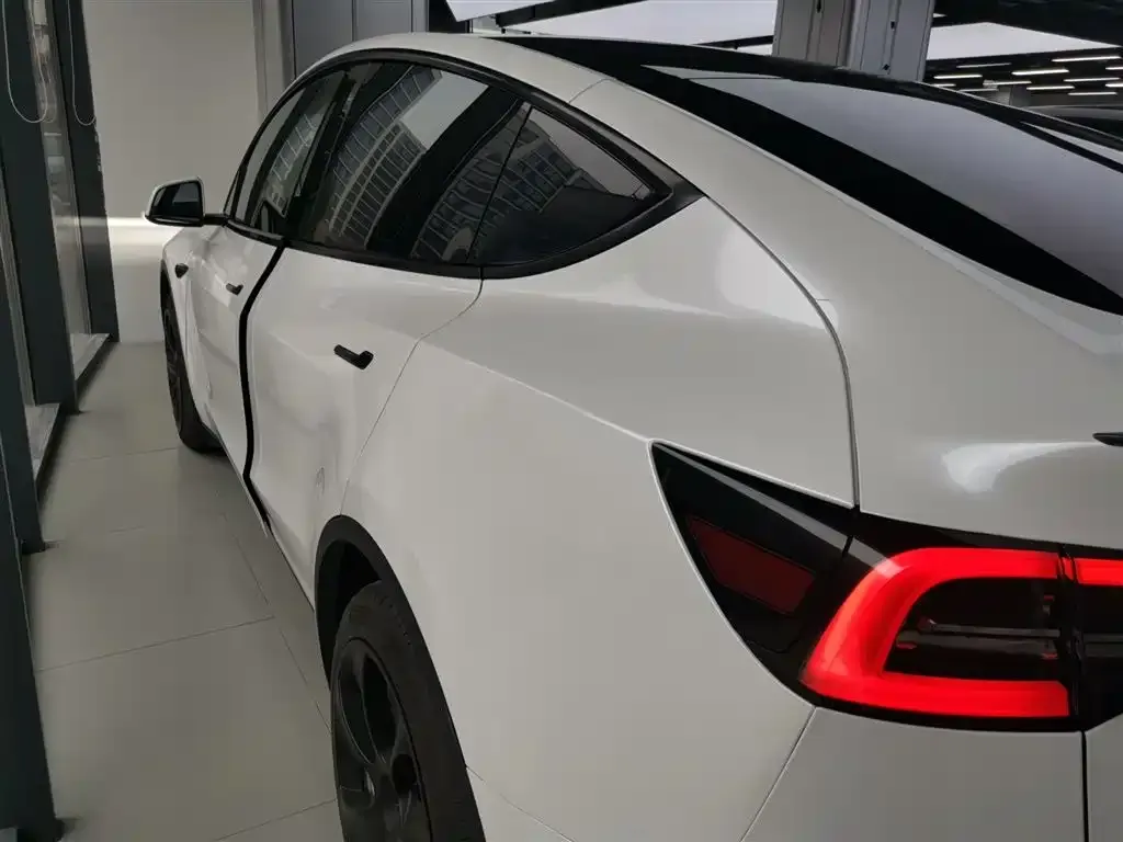 Tesla Model Y 2023 из CN, фото 5