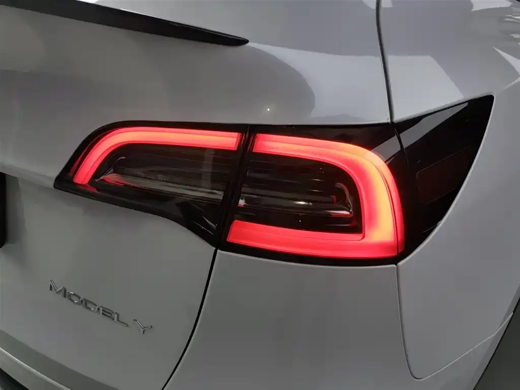 Tesla Model Y 2023 из CN, фото 8
