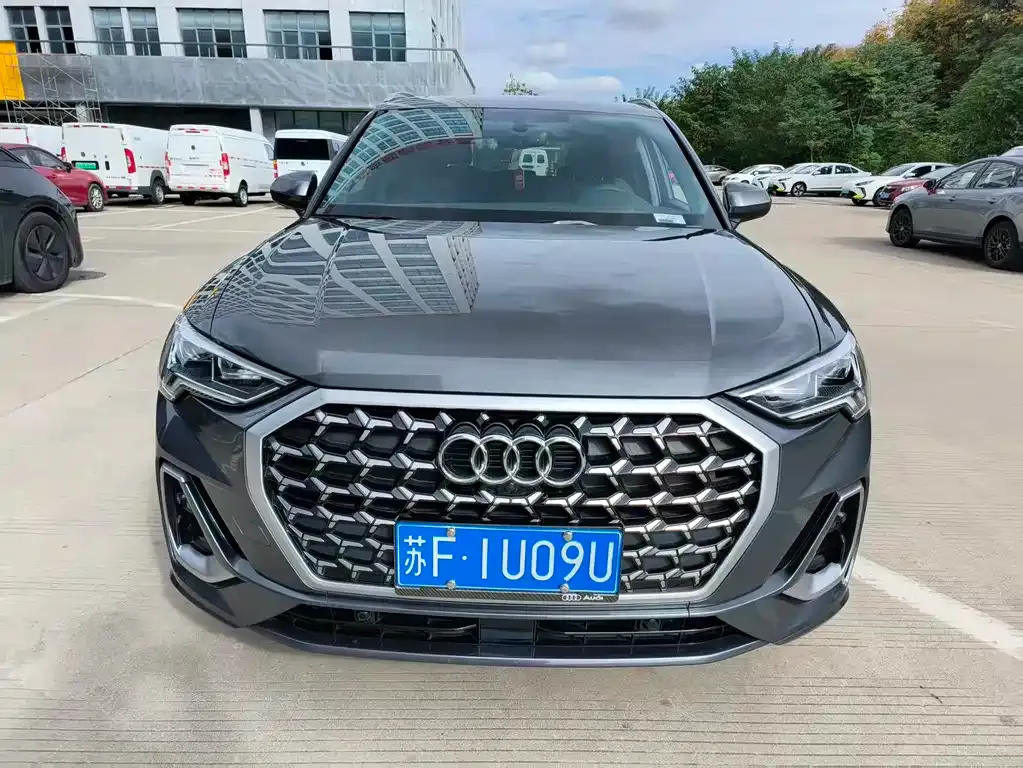 Audi Q3 2025 из CN, фото 2