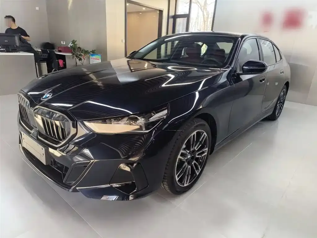 BMW 5 Series 2025 из CN, фото 1