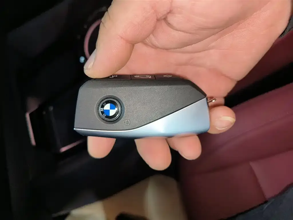 BMW 5 Series 2025 из CN, фото 9