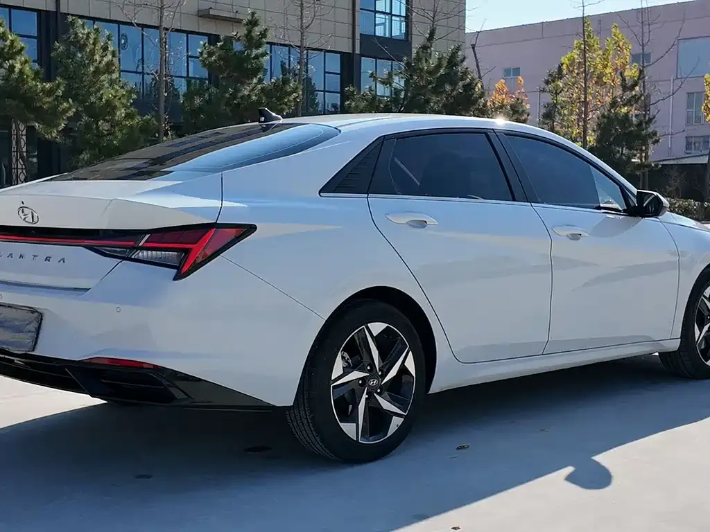 Hyundai Elantra 2022 из CN, фото 4