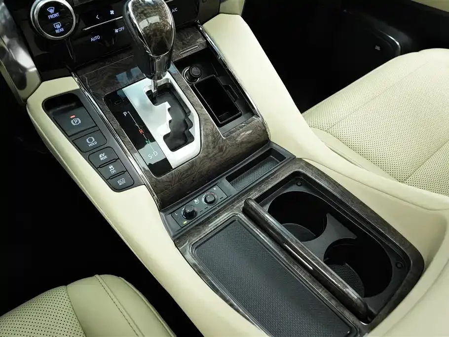 Toyota Alphard 2023 из CN, фото 10