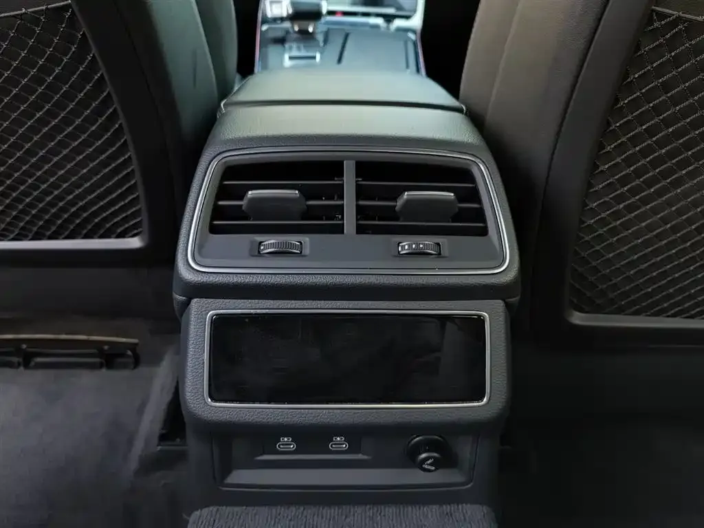 Audi A6L 2022 из CN, фото 7