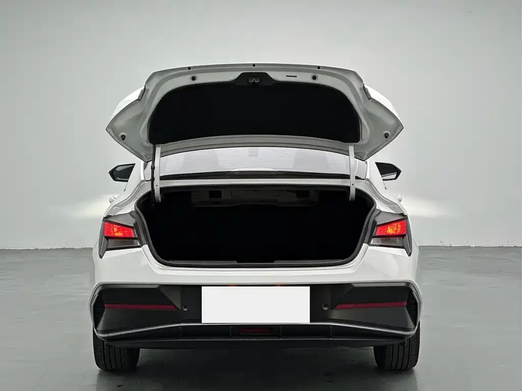 Hyundai Elantra 2025 из CN, фото 7